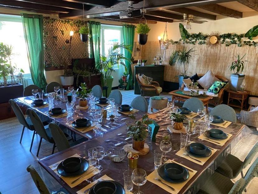 Villieu Hotel Restaurant Le Chanel מראה חיצוני תמונה